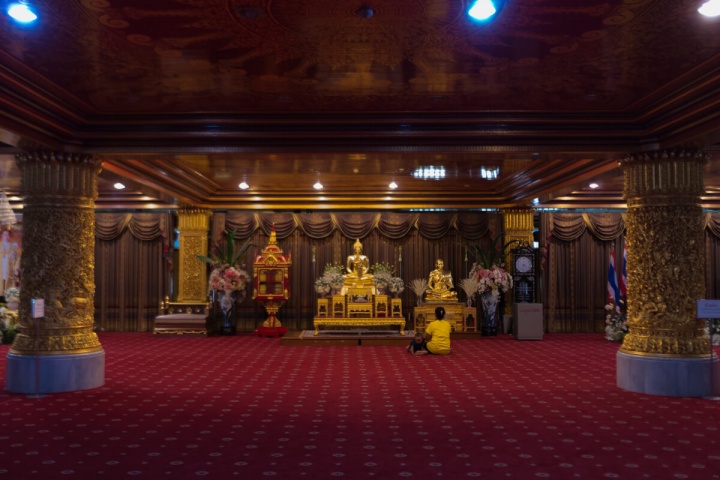 ワット・パークナム（Wat Paknam）内部